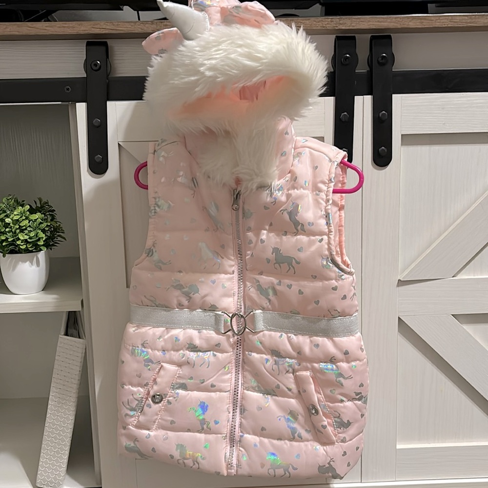 Little Lass unicorn puffer vest with hoodie unicorn 🦄
